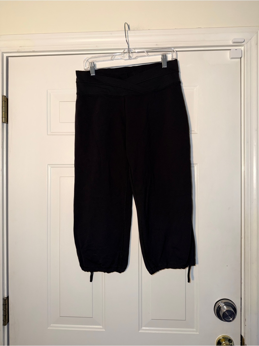 Lululemon Dance Studio Crop Pants Black Cinch Hem Drawstring Women's
Sz S